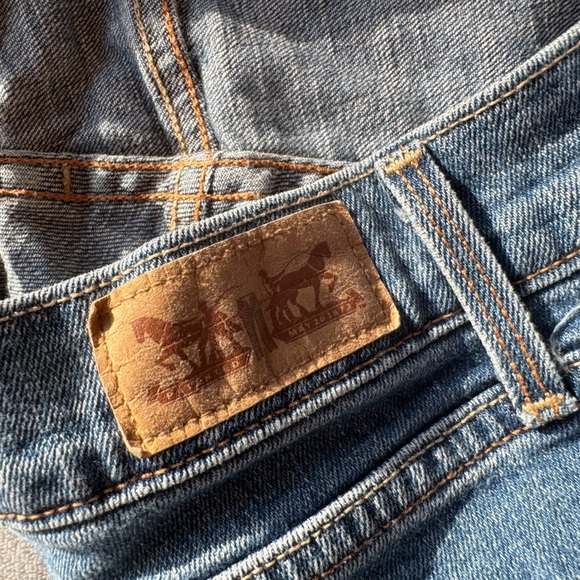 Levi’s 515 Bootcut Jeans - Picture 8 of 9